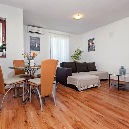 Apartment Thalassa 로비니 외부 사진