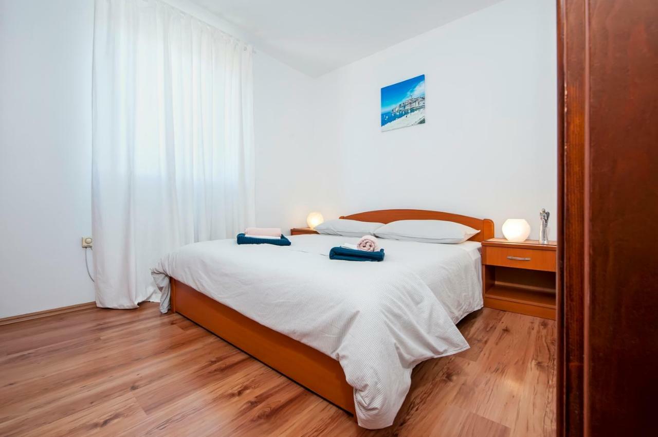 Apartment Thalassa 로비니 외부 사진