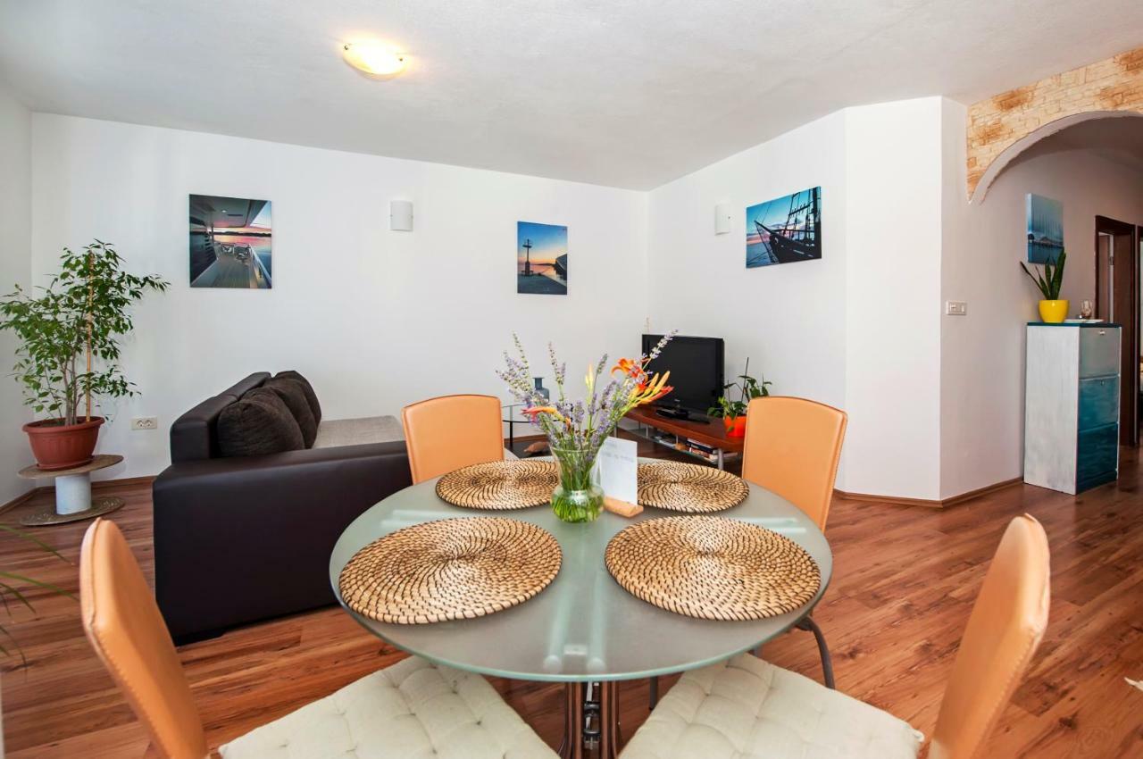 Apartment Thalassa 로비니 외부 사진