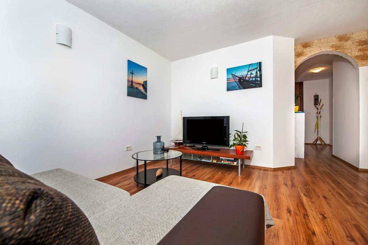 Apartment Thalassa 로비니 외부 사진