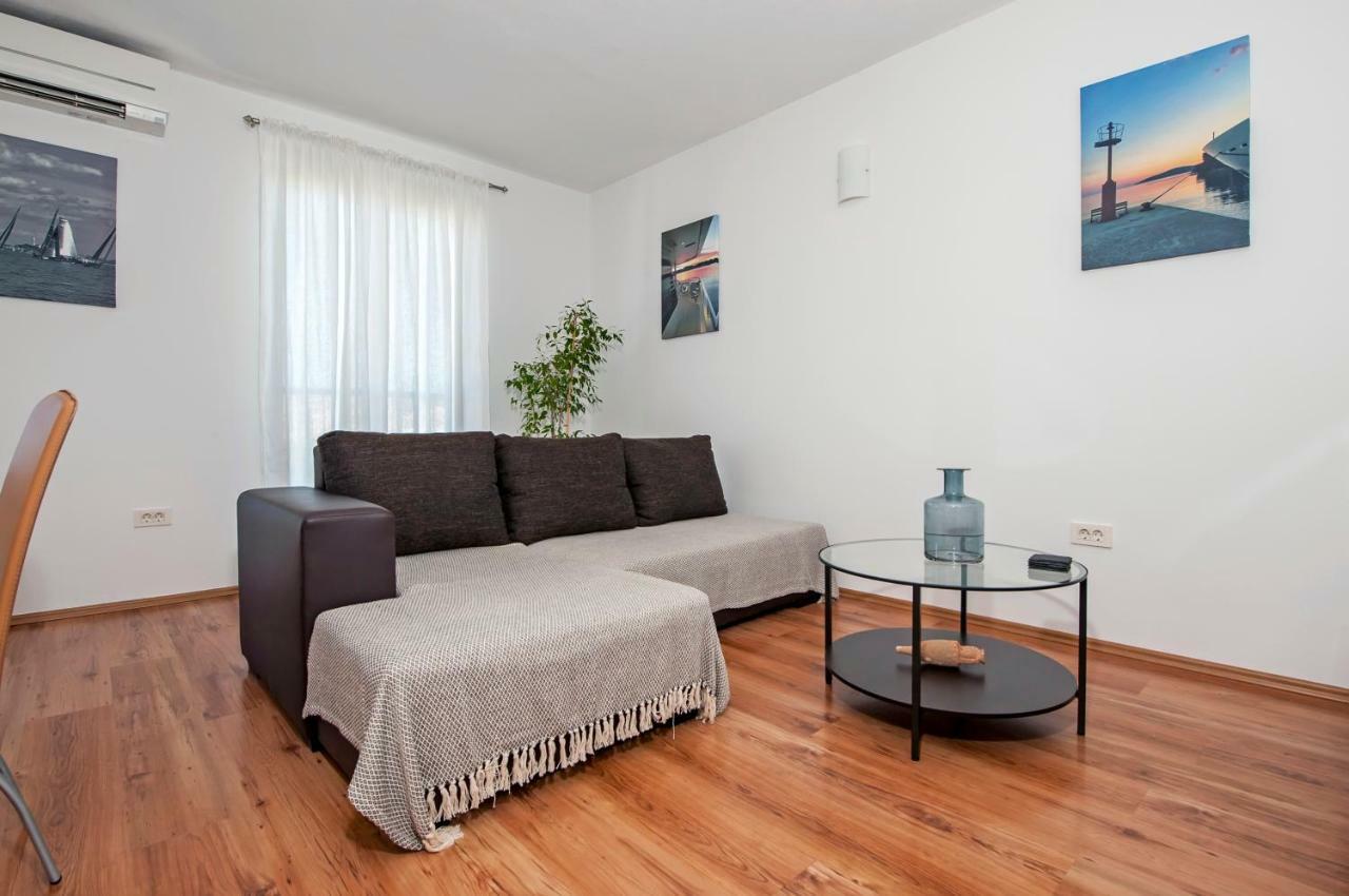 Apartment Thalassa 로비니 외부 사진