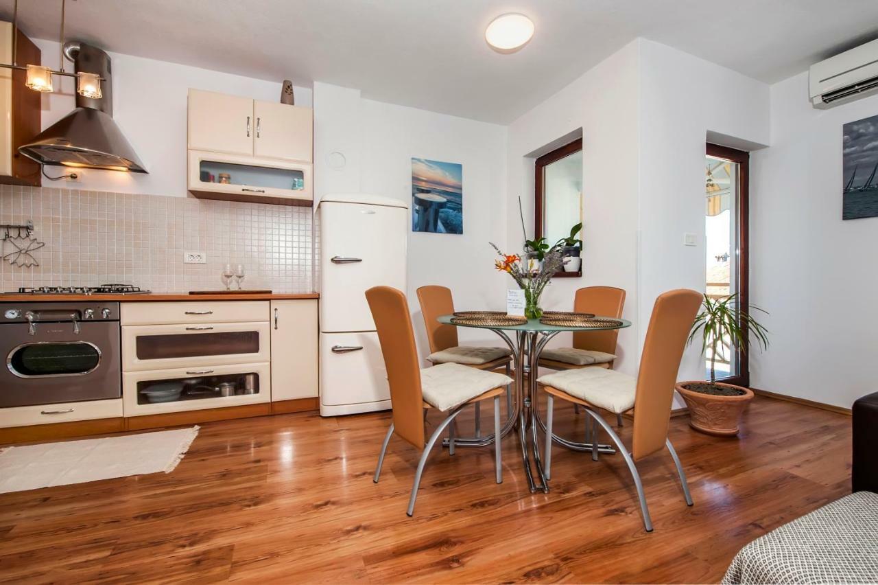 Apartment Thalassa 로비니 외부 사진