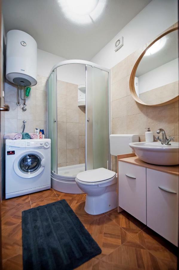 Apartment Thalassa 로비니 외부 사진