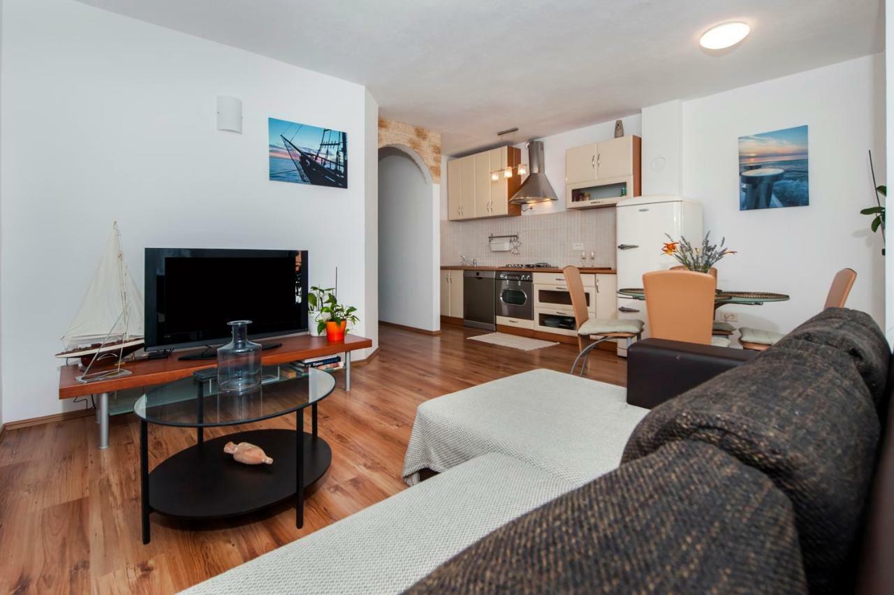 Apartment Thalassa 로비니 외부 사진