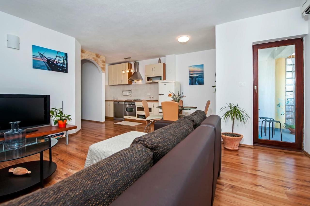Apartment Thalassa 로비니 외부 사진